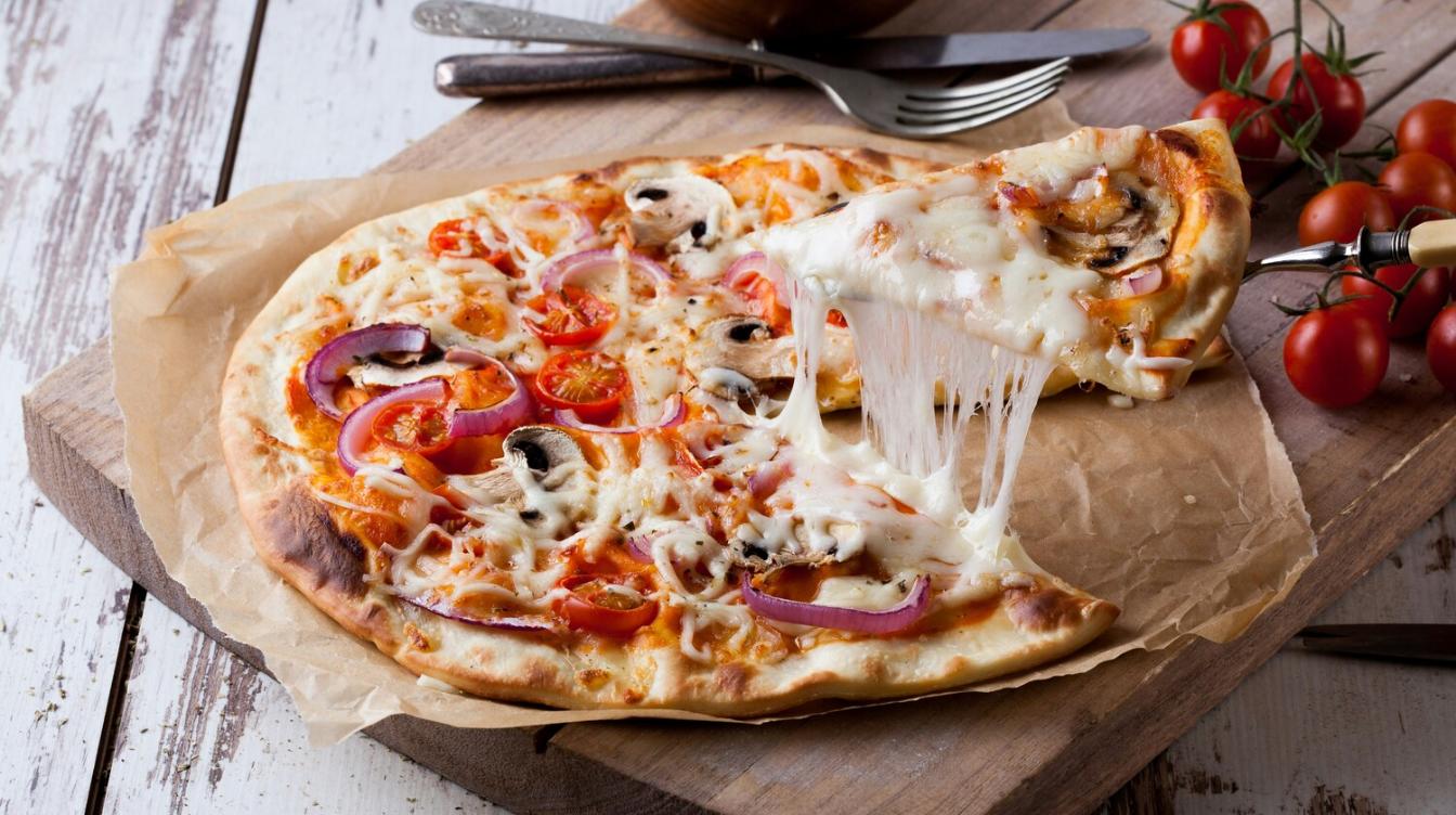 Пицца как из Италии: шеф-повар поделился рецептом идеального теста